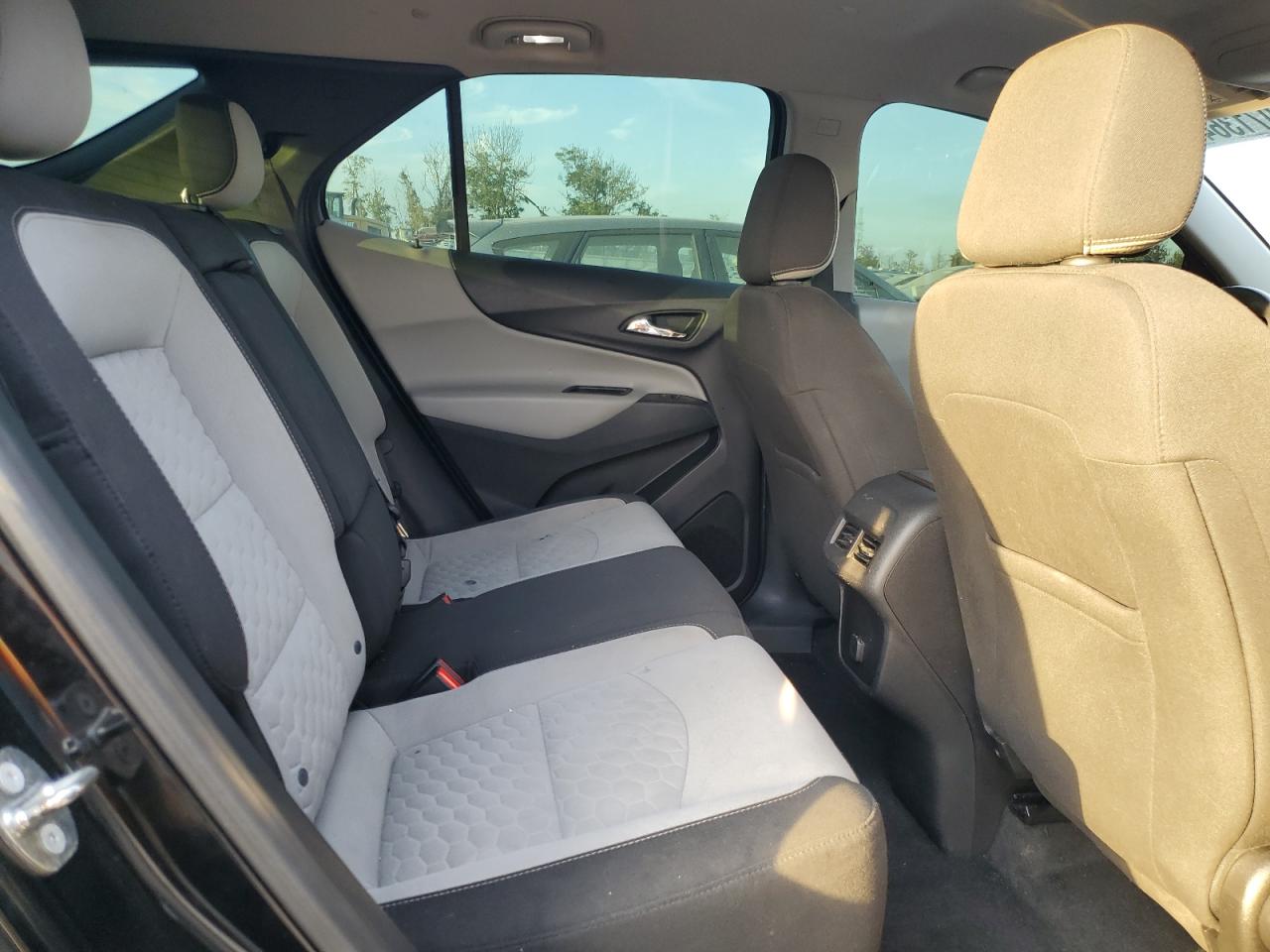 2018 Chevrolet Equinox - Image 11