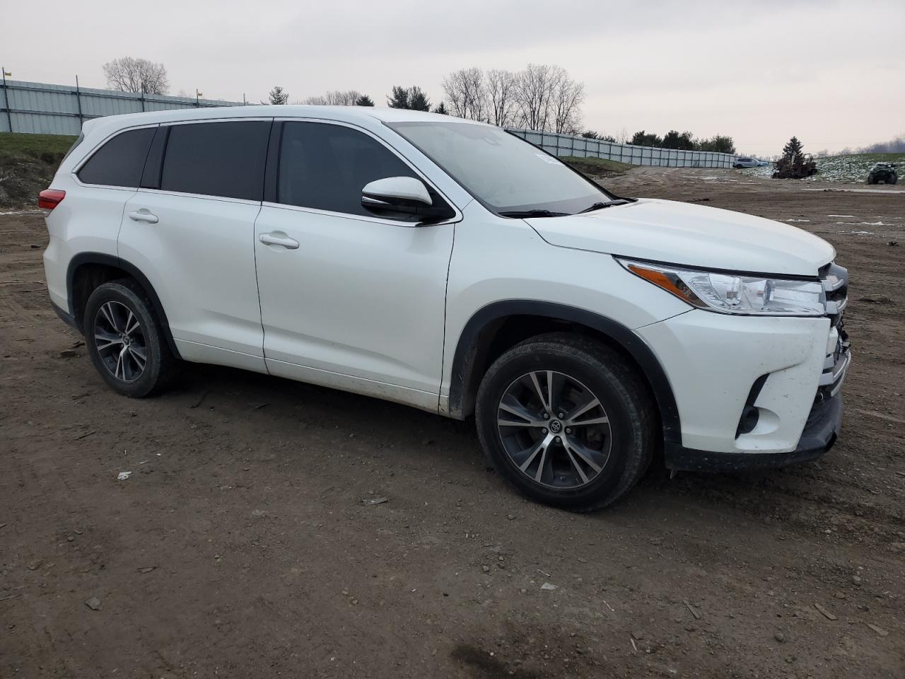 2017 Toyota Highlander - Image 4