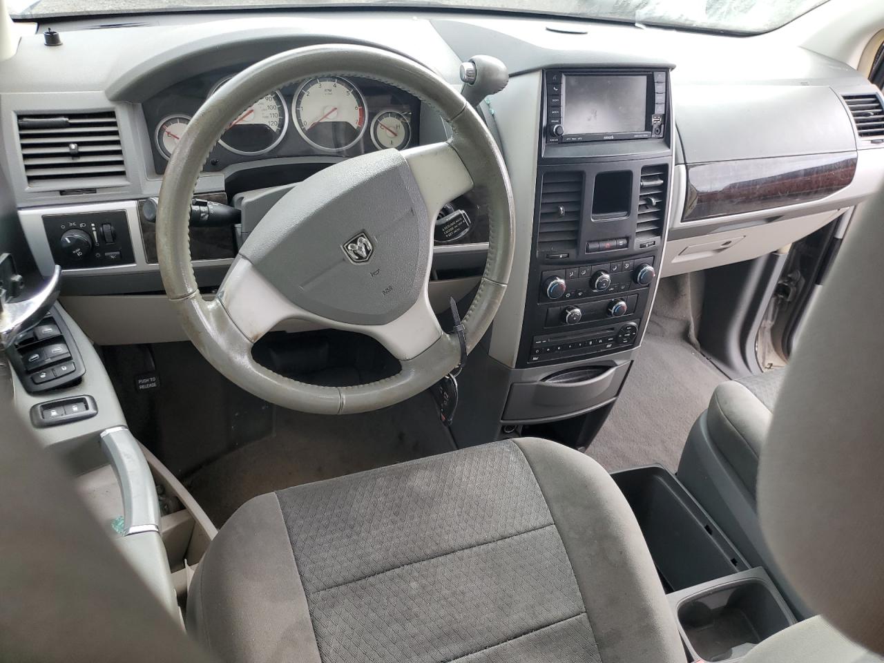 2010 Dodge Caravan - Image 8