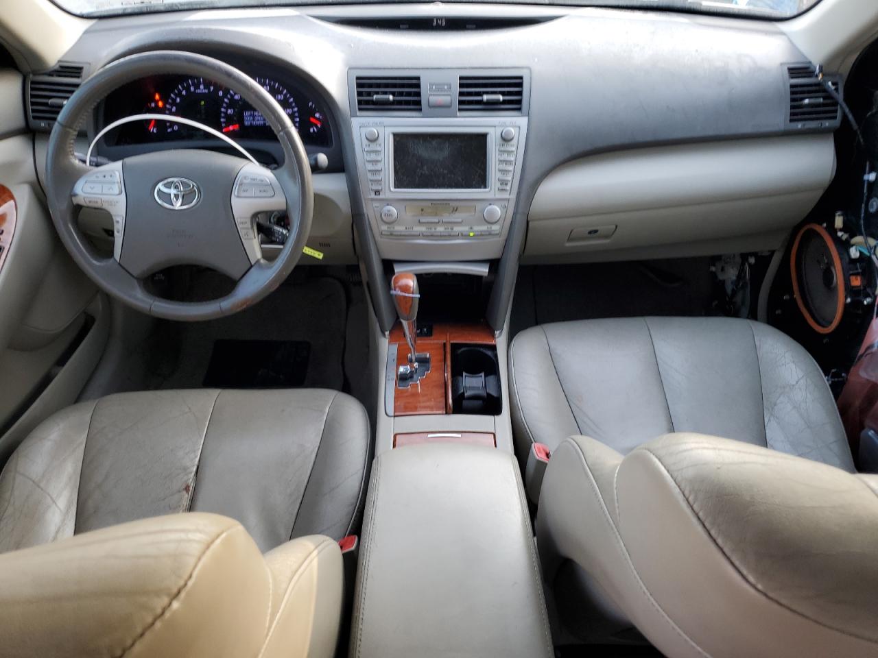 2010 Toyota Camry - Image 8