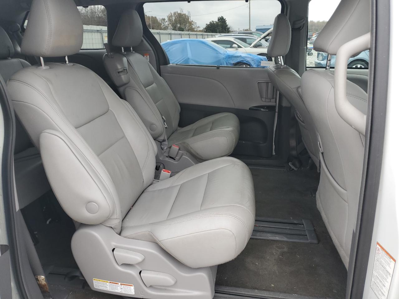 2018 Toyota Sienna - Image 11