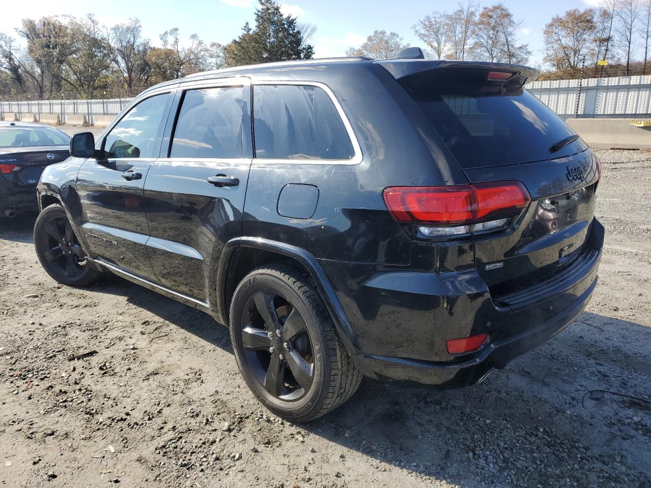 2015 Jeep Grand Cherokee - Image 2