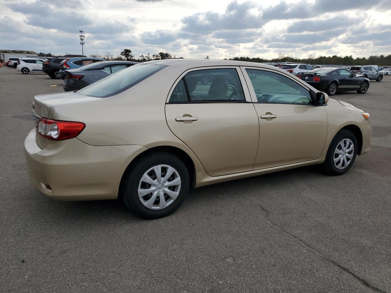 VIN 2T1BU4EEXDC997920 2013 TOYOTA COROLLA no.3