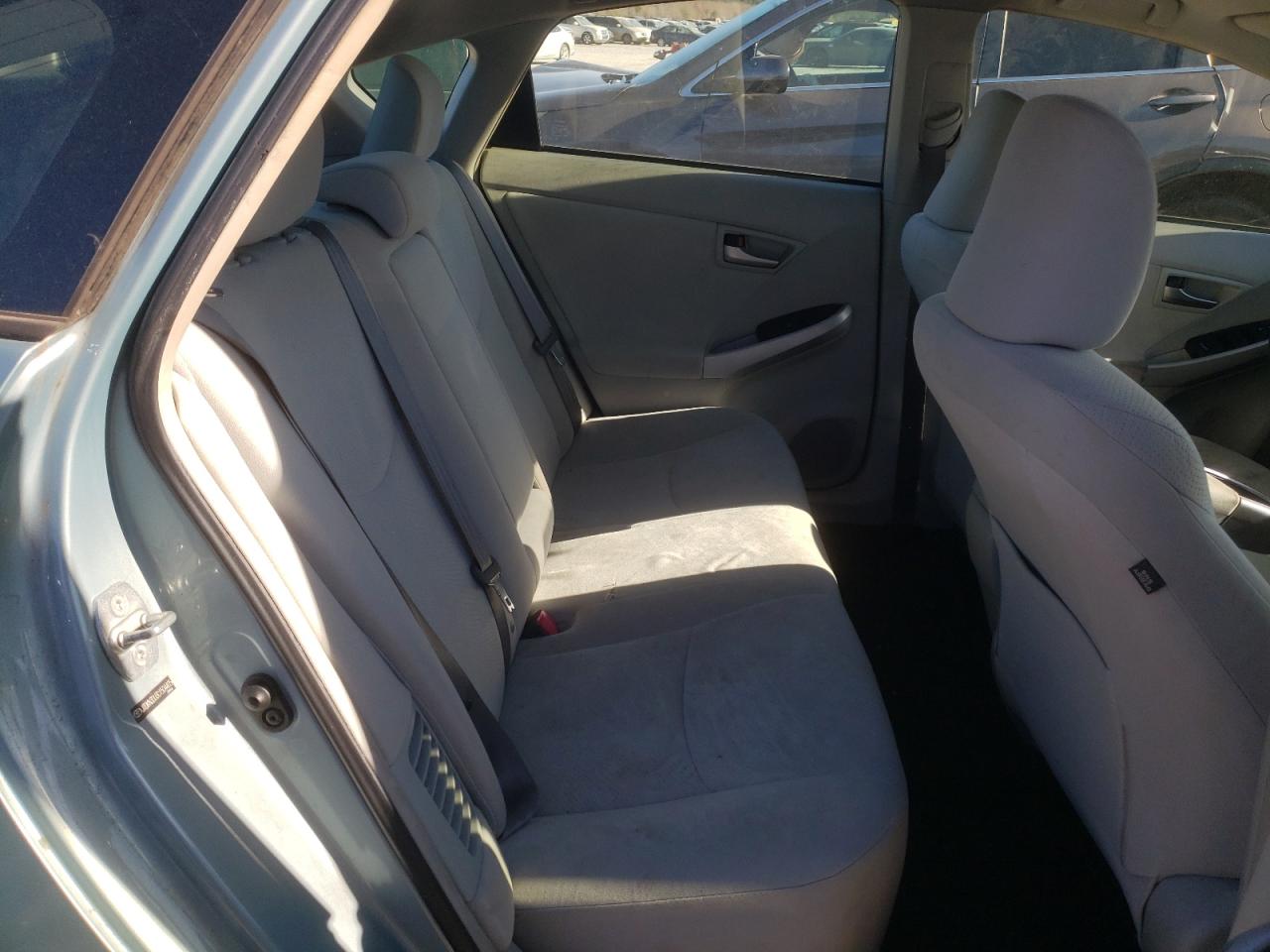 2012 Toyota Prius - Image 10