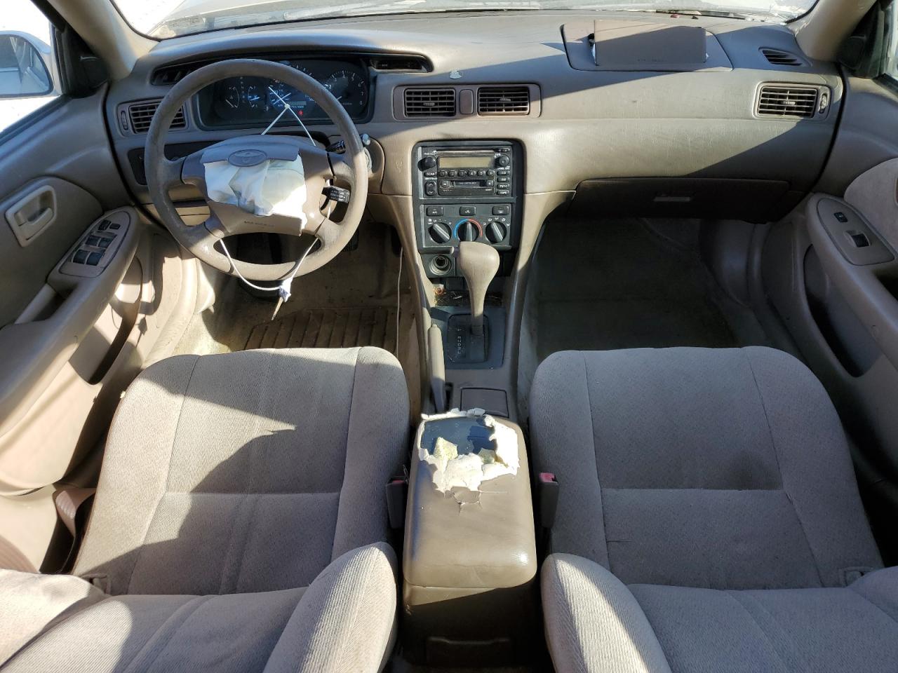 2000 Toyota Camry Ce VIN: JT2BG22K2Y0445598 Lot: 83445854