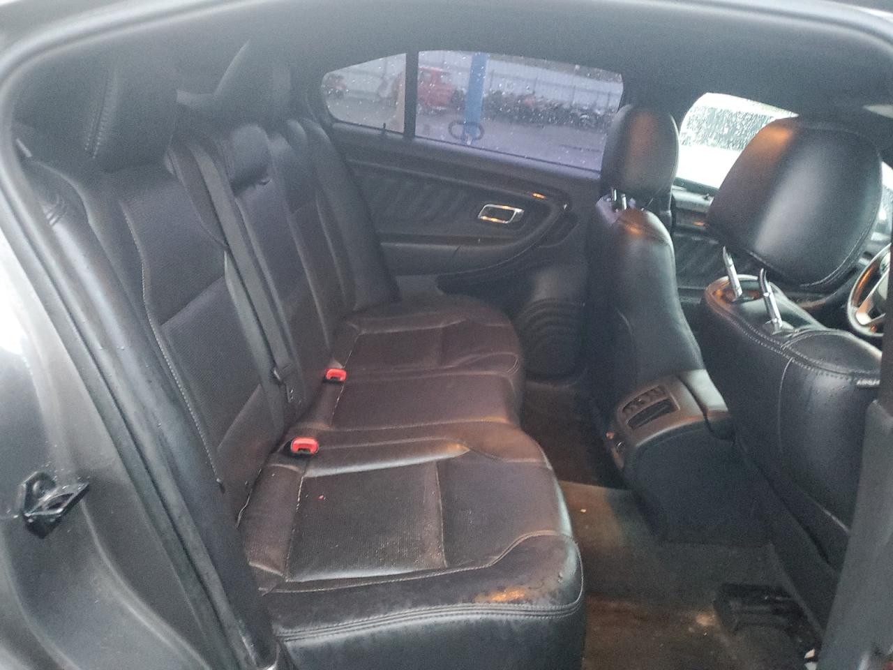 2013 Ford Taurus - Image 11