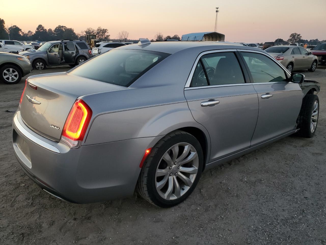 2018 Chrysler 300 - Image 3
