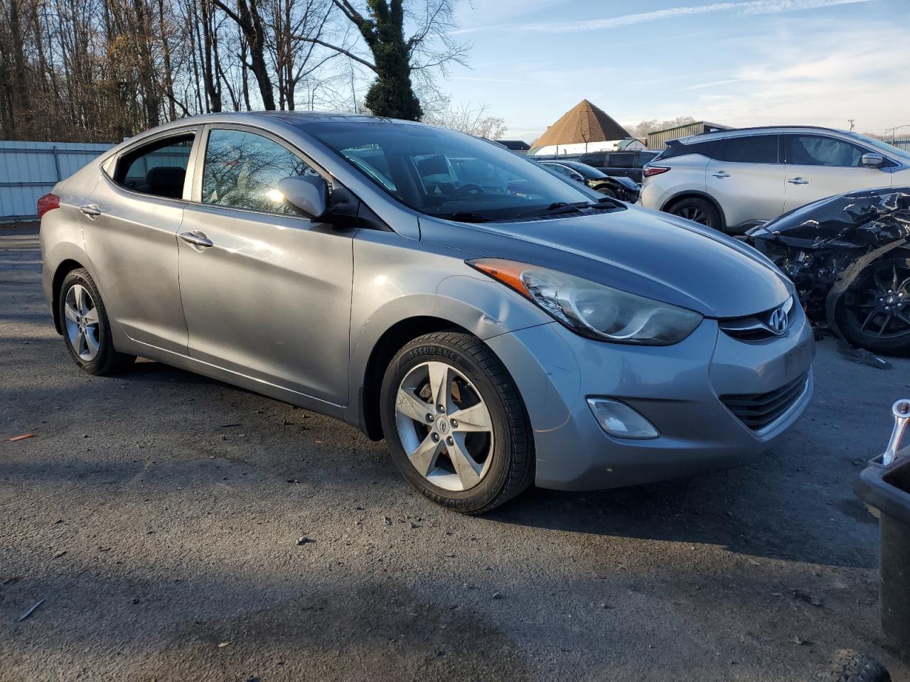2012 Hyundai Elantra - Image 4