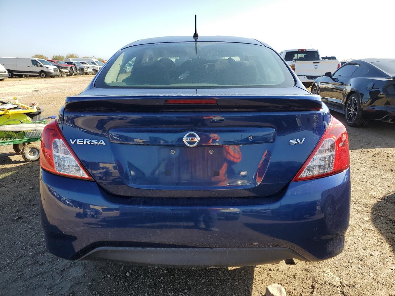 VIN 3N1CN7AP7JL845888 2018 NISSAN VERSA no.6