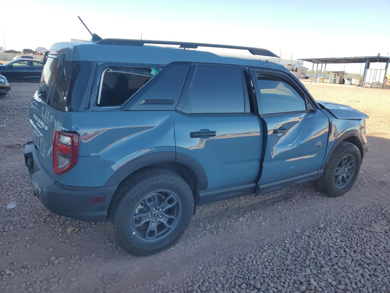 2023 Ford Bronco - Image 3
