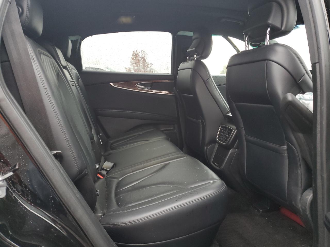 2018 Lincoln MKX - Image 11