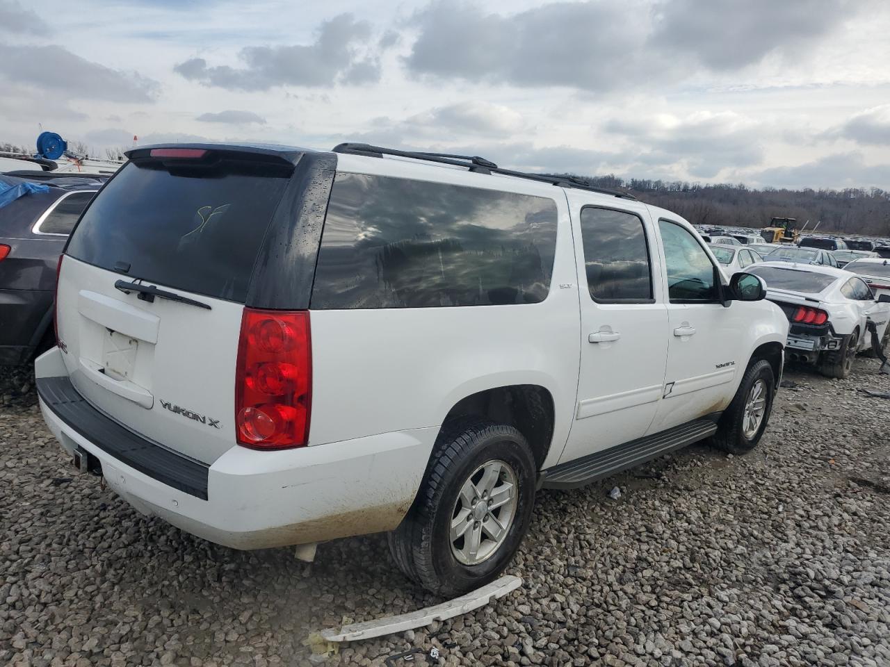 VIN 1GKS2KE70DR173740 2013 GMC YUKON no.3