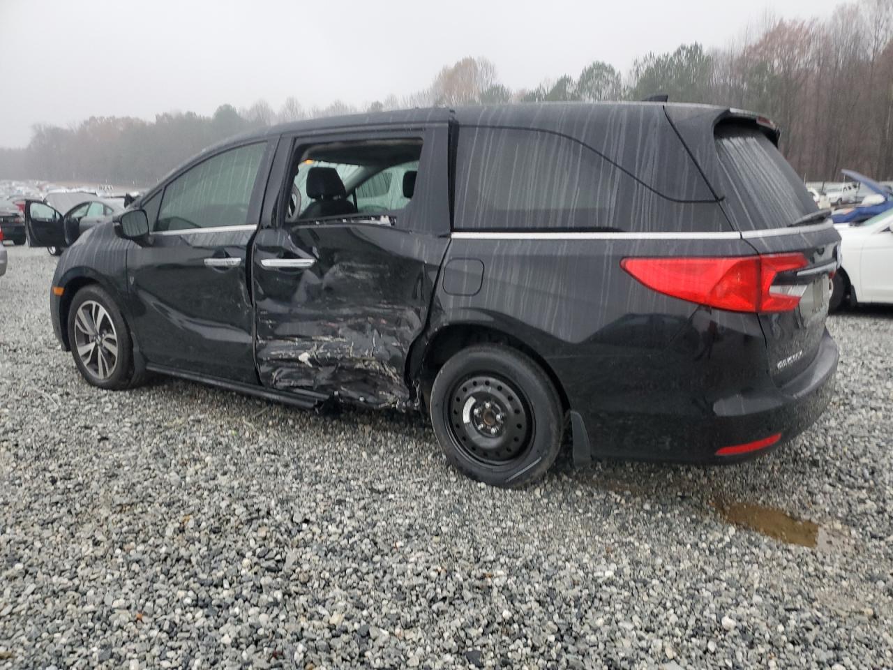 2022 Honda Odyssey - Image 2