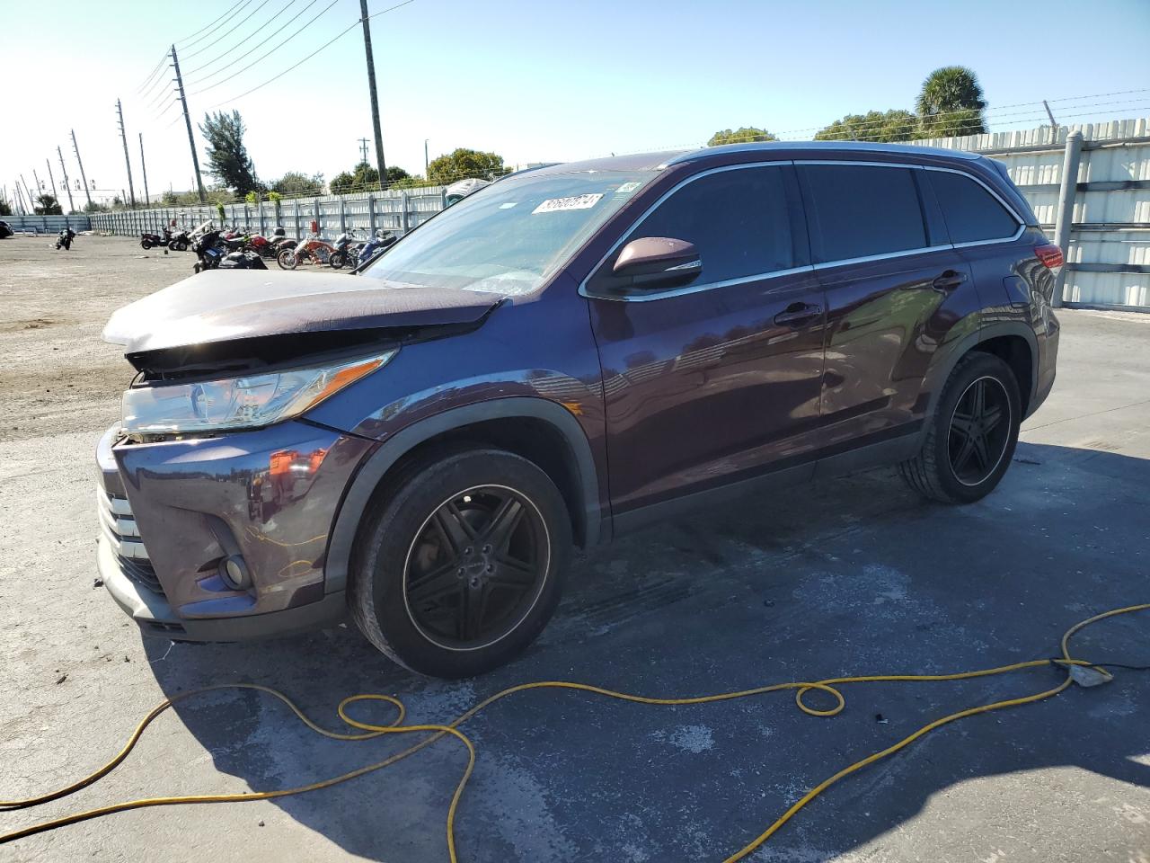 2019 Toyota Highlander - Image 1
