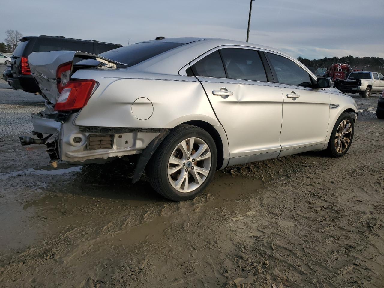 2011 Ford Taurus - Image 3