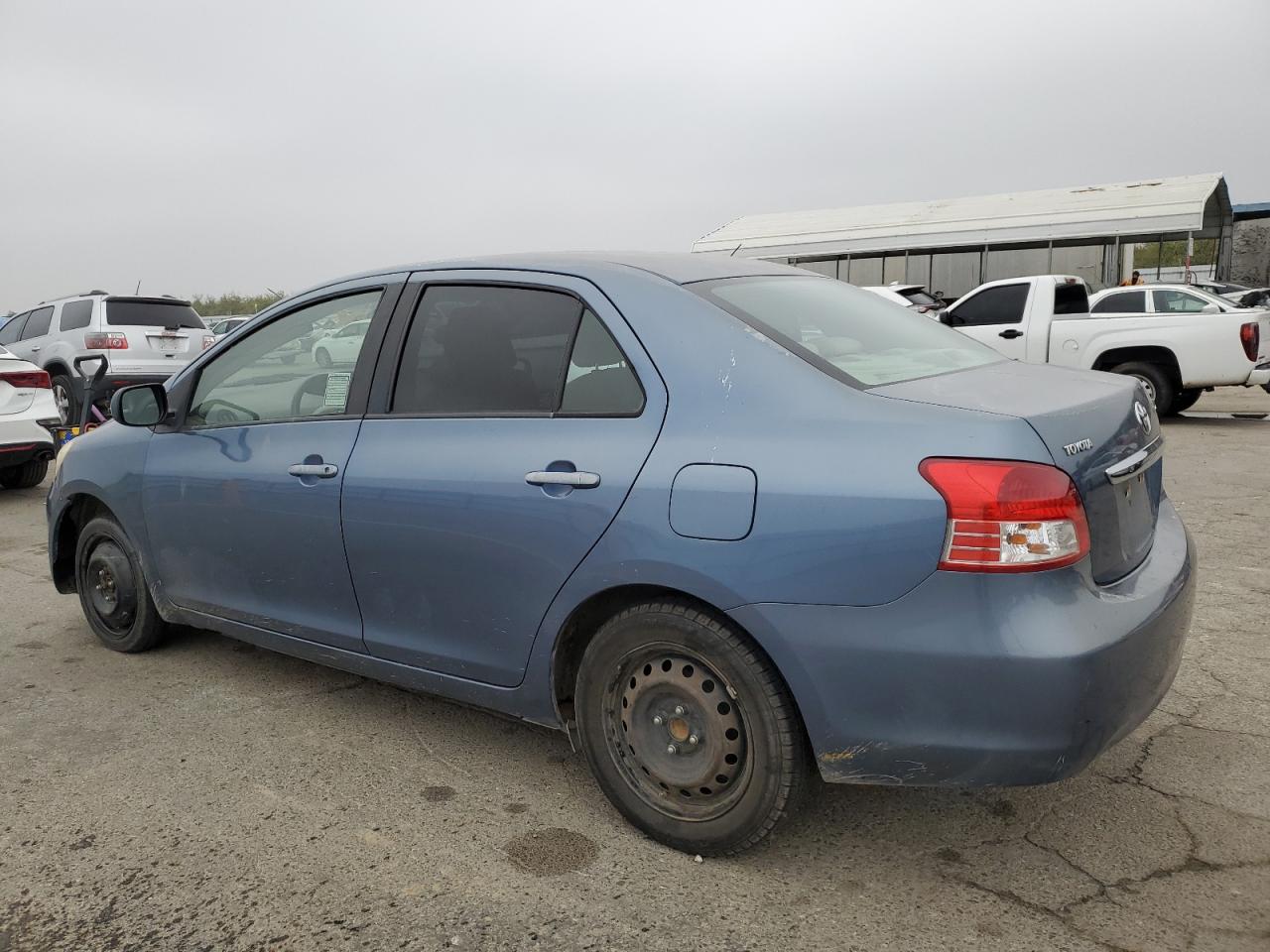 2009 Toyota Yaris - Image 2