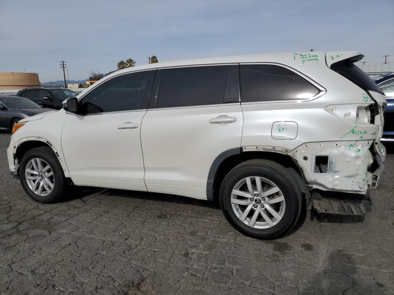 VIN 5TDZKRFH0GS157134 2016 TOYOTA HIGHLANDER no.2