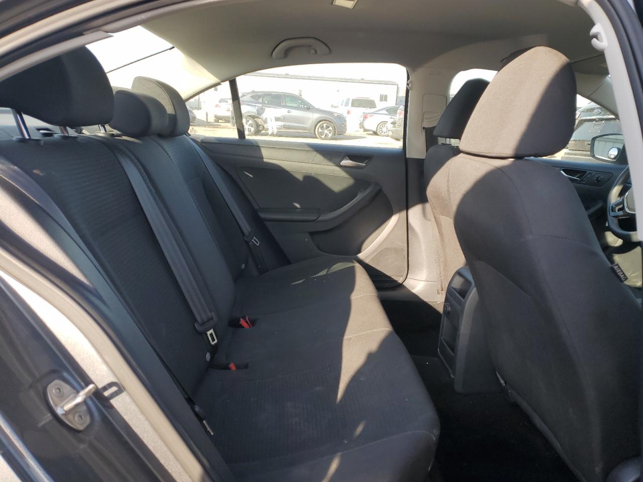 2016 Volkswagen Jetta - Image 10