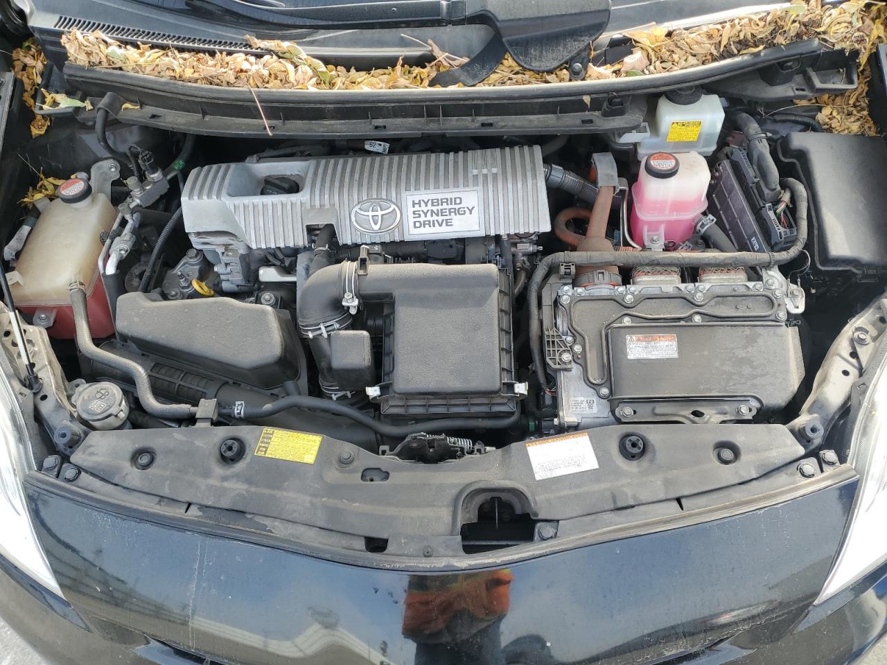 2015 Toyota Prius - Image 12
