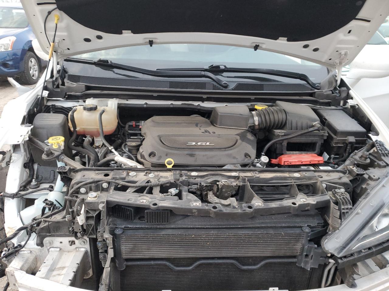 2017 Chrysler Pacifica - Image 12