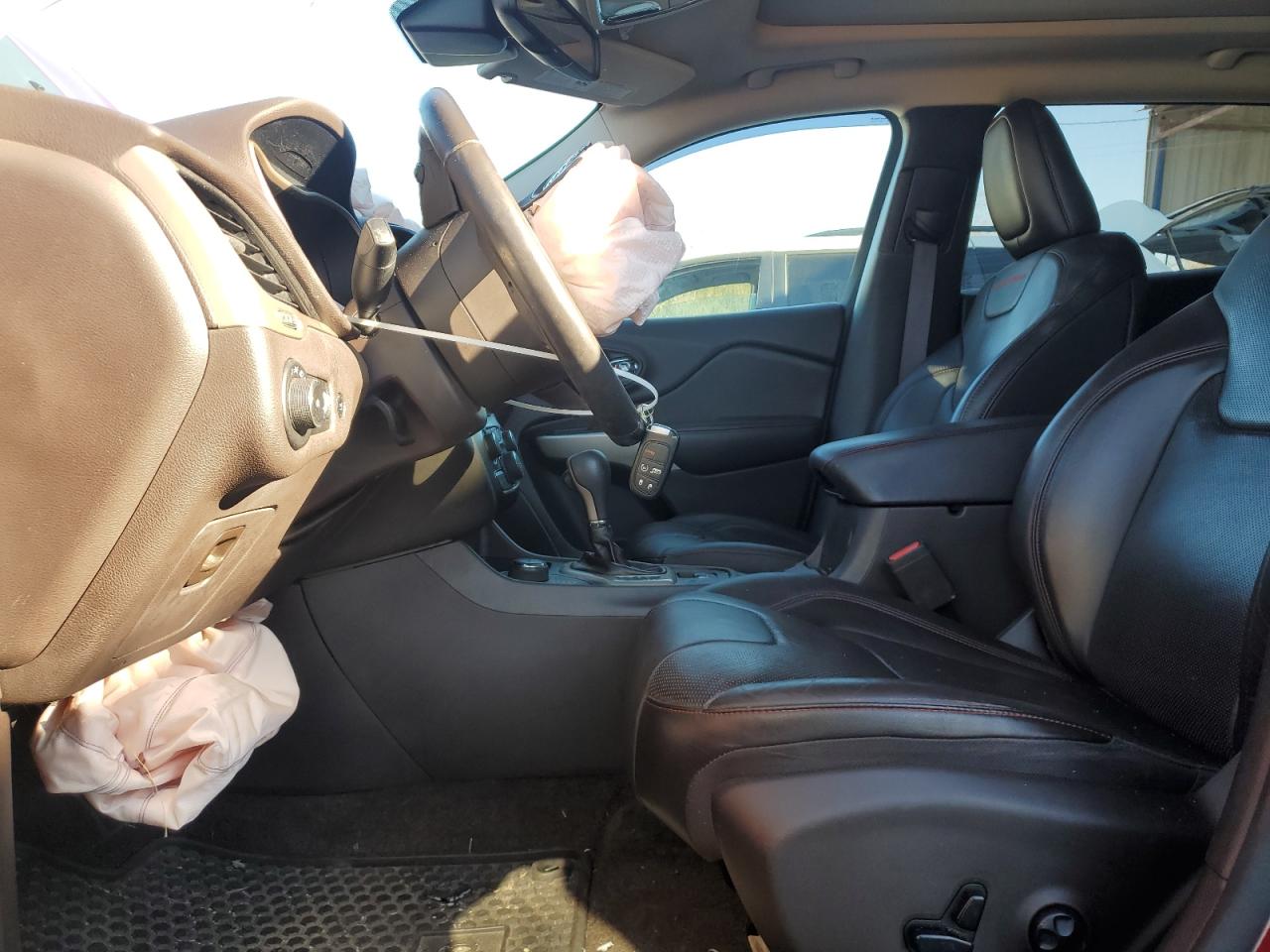 2017 Jeep Cherokee Trailhawk VIN: 1C4PJMBS7HW647831 Lot: 85804824