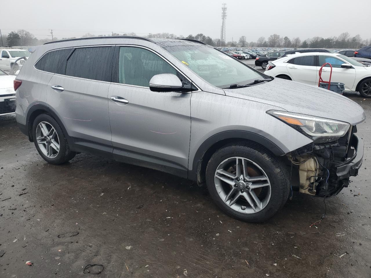 2017 Hyundai Santa Fe - Image 4