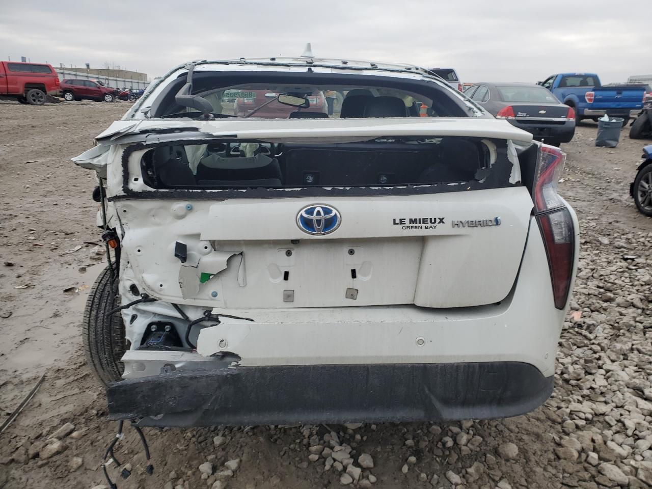 VIN JTDKARFU9J3062341 2018 TOYOTA PRIUS no.6