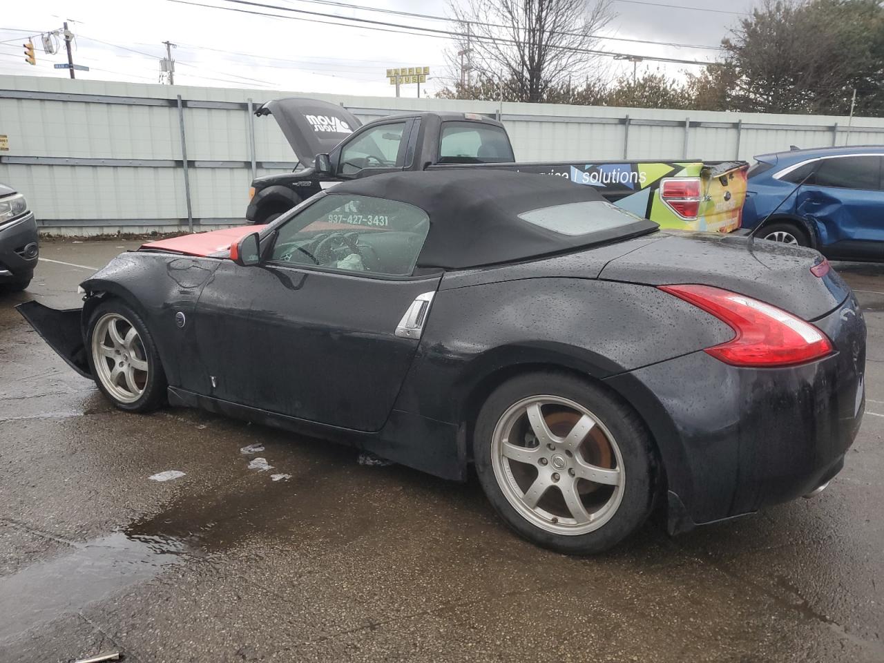 2010 Nissan 370Z - Image 2