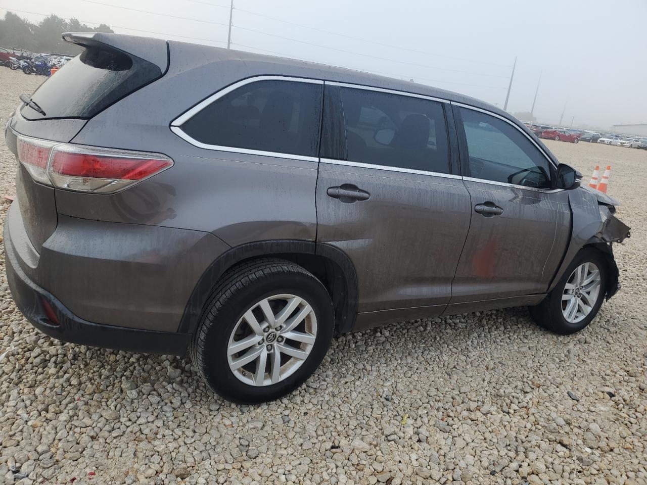 2016 Toyota Highlander - Image 3
