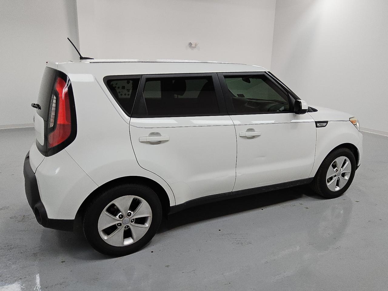 VIN KNDJN2A2XG7250588 2016 KIA SOUL no.3