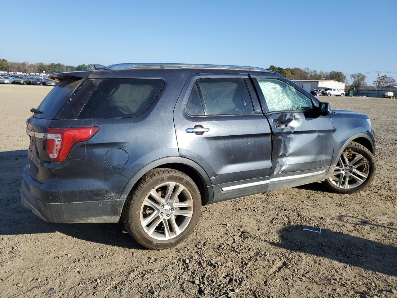 2017 Ford Explorer - Image 3