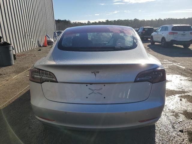  TESLA MODEL 3 2018 Сріблястий