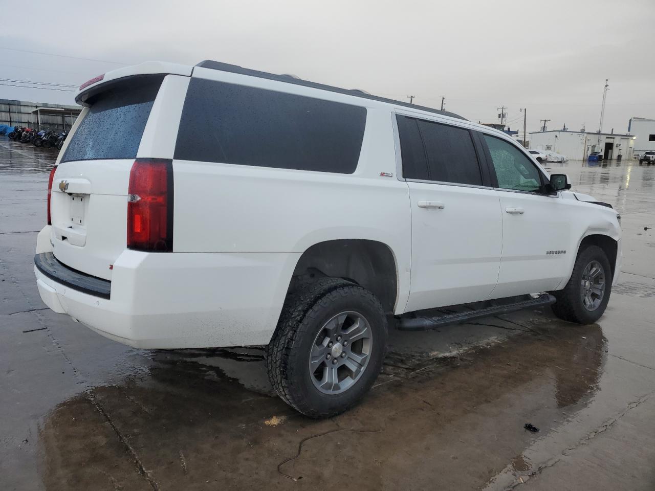 2016 Chevrolet Suburban - Image 3