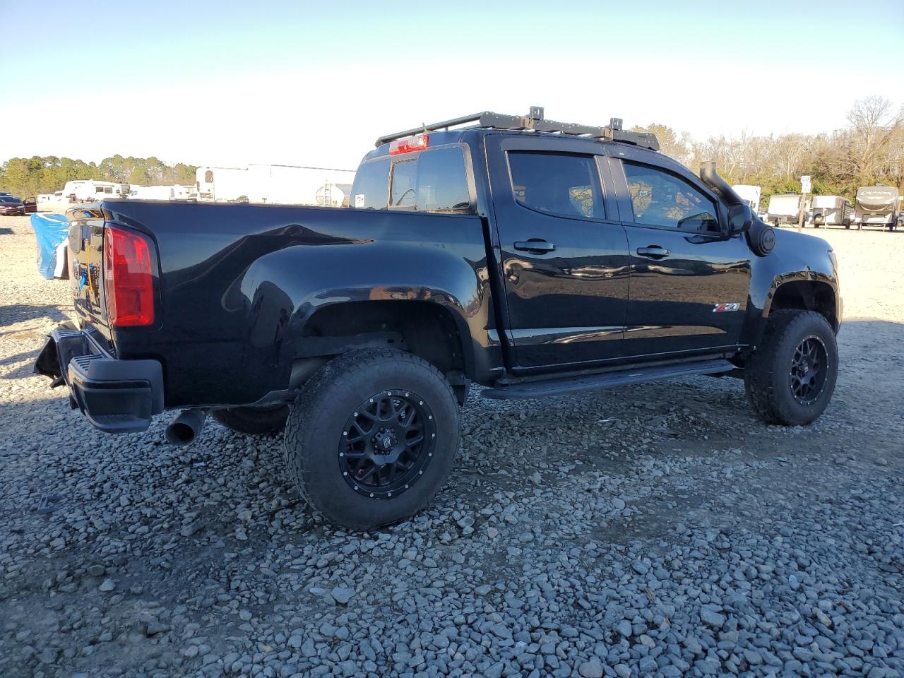 2019 Chevrolet Colorado - Image 3