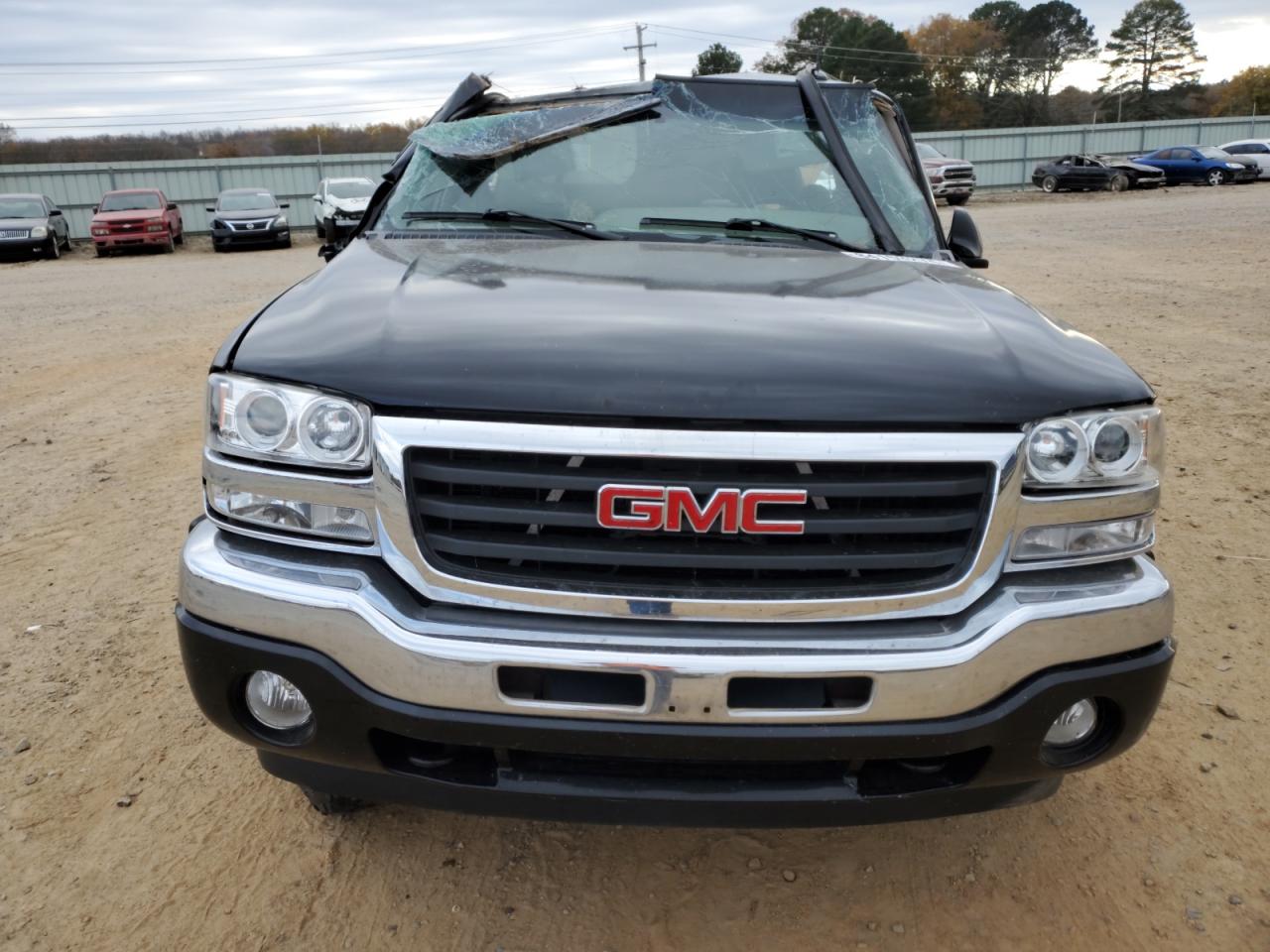 2005 GMC Sierra - Image 5