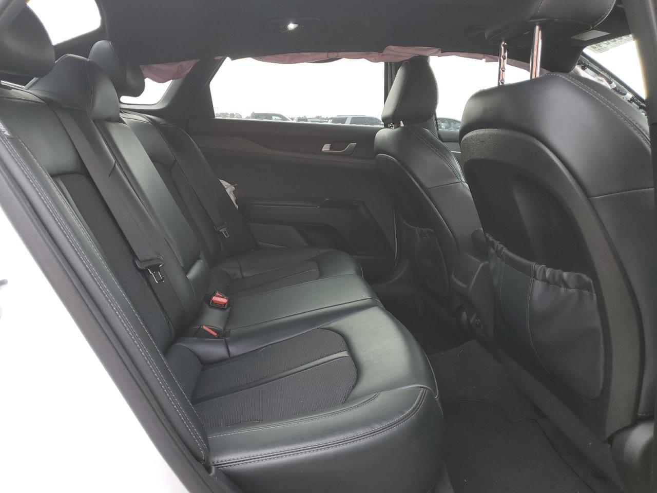 2024 Kia K5 - Image 10