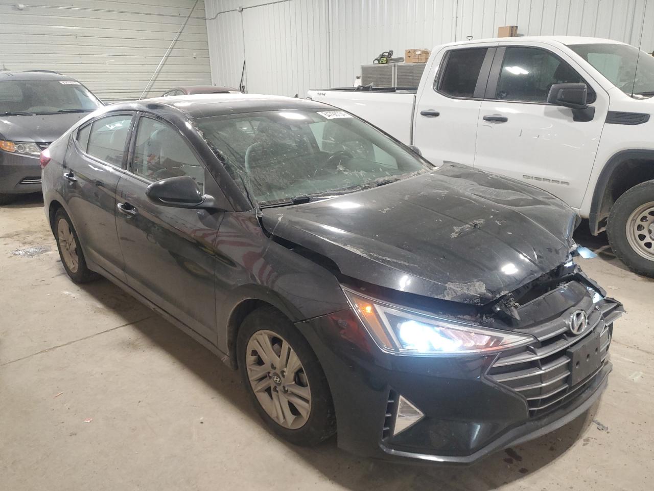2019 Hyundai Elantra - Image 4