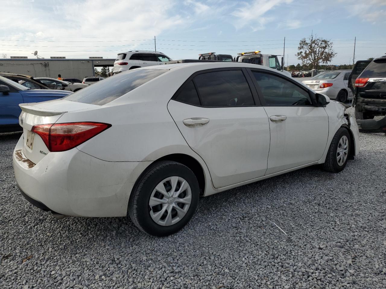 VIN 5YFBPRHE5HP670346 2017 TOYOTA COROLLA no.3