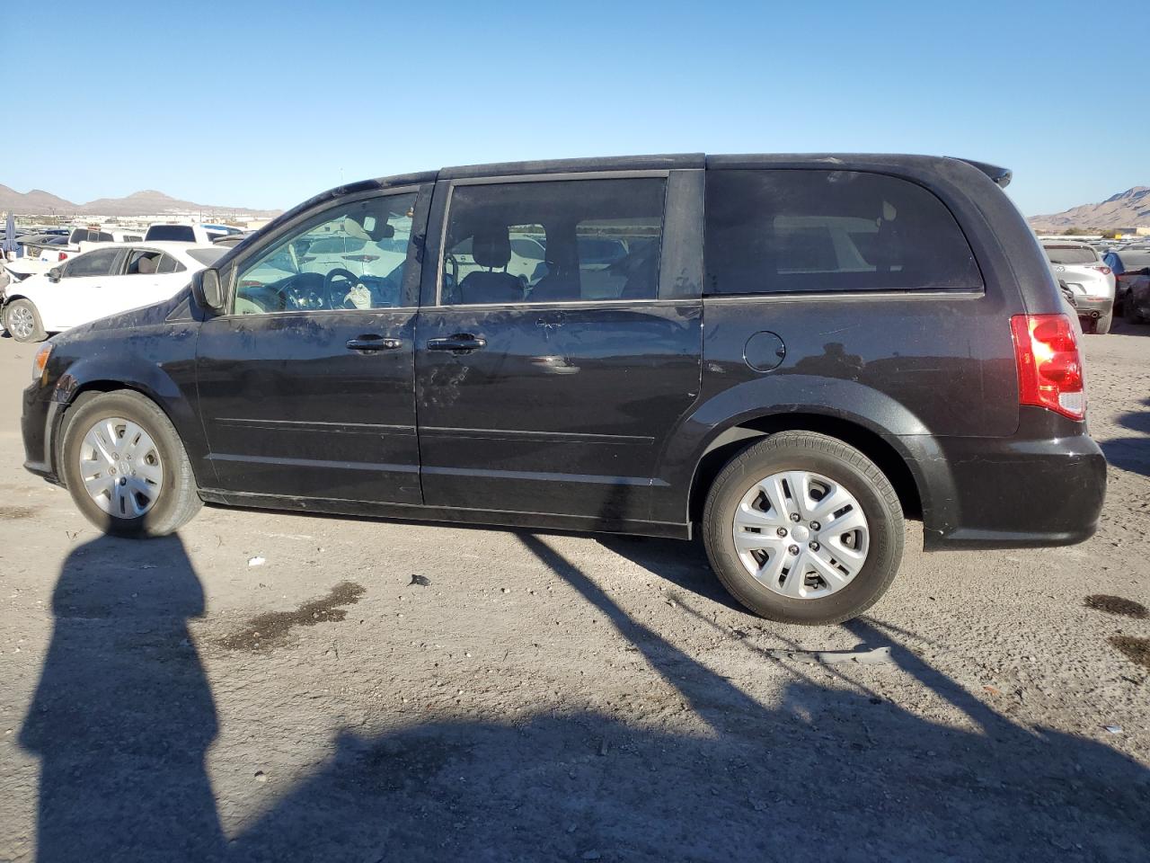 2017 Dodge Caravan - Image 2