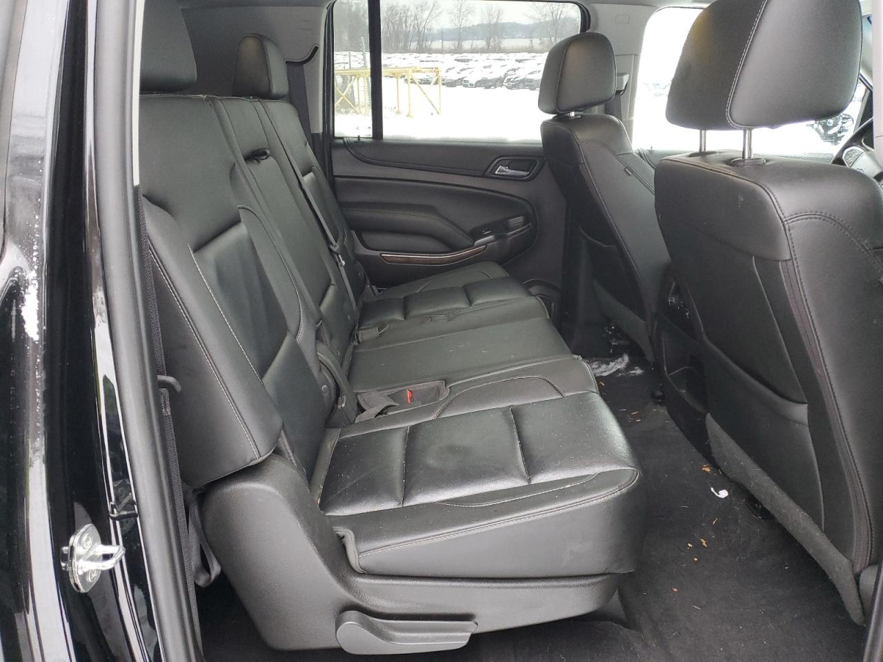 2019 Chevrolet Suburban - Image 12