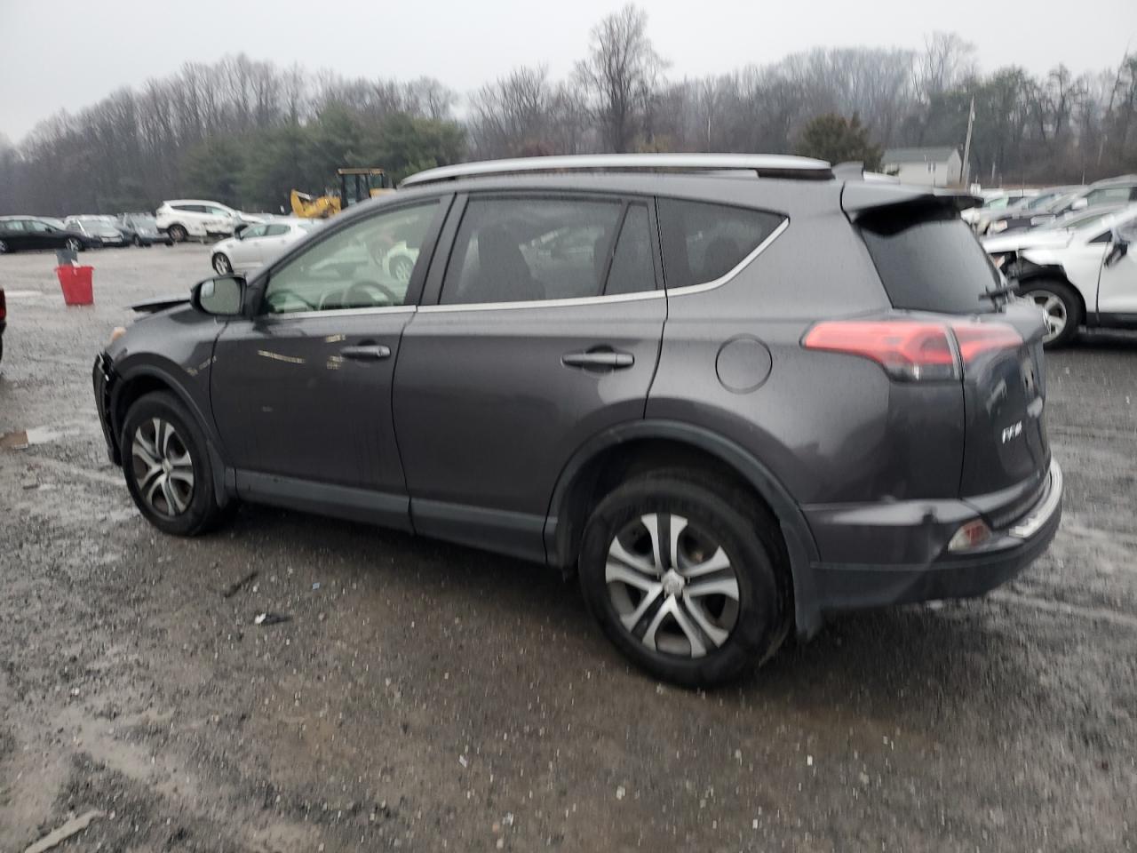 VIN JTMBFREV7HJ704766 2017 TOYOTA RAV4 no.2