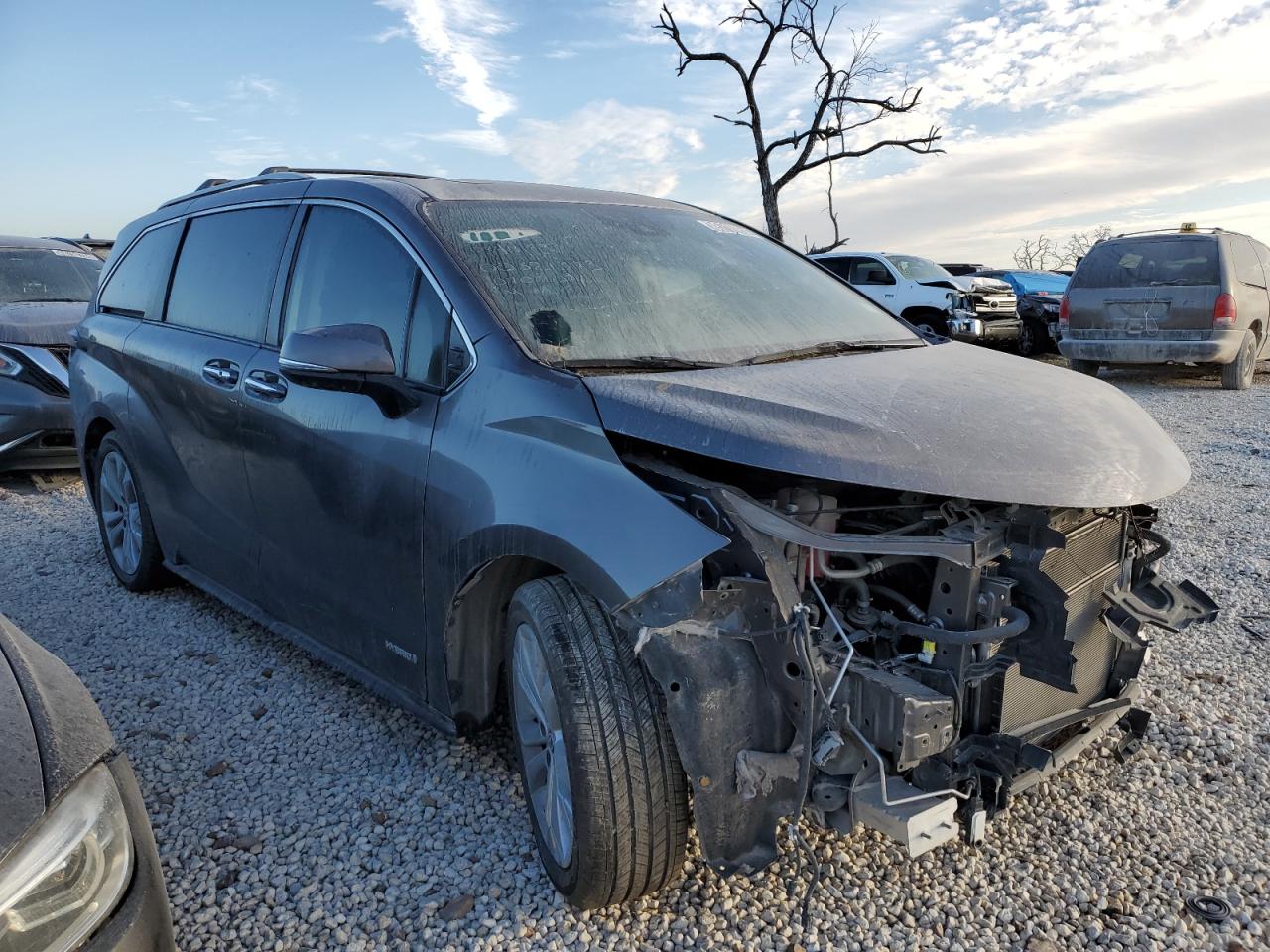 2021 Toyota Sienna - Image 4
