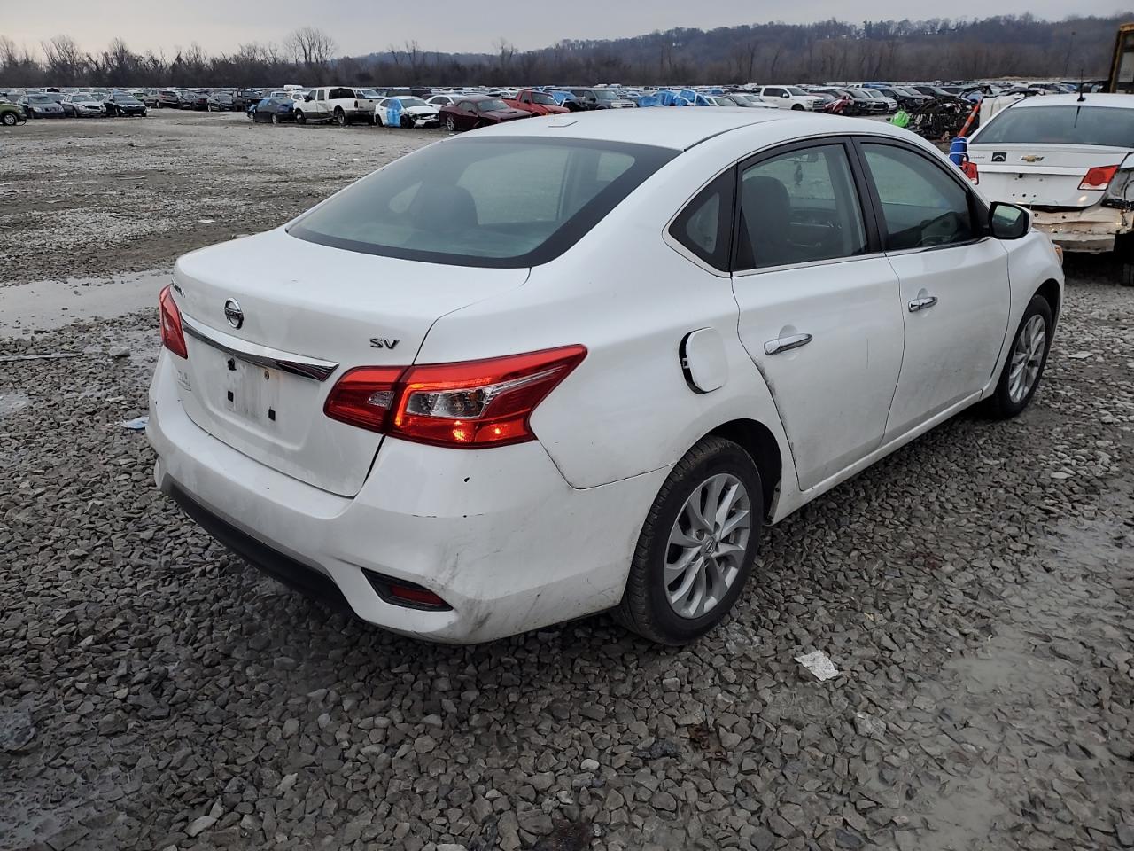 VIN 3N1AB7AP6JL643060 2018 NISSAN SENTRA no.3