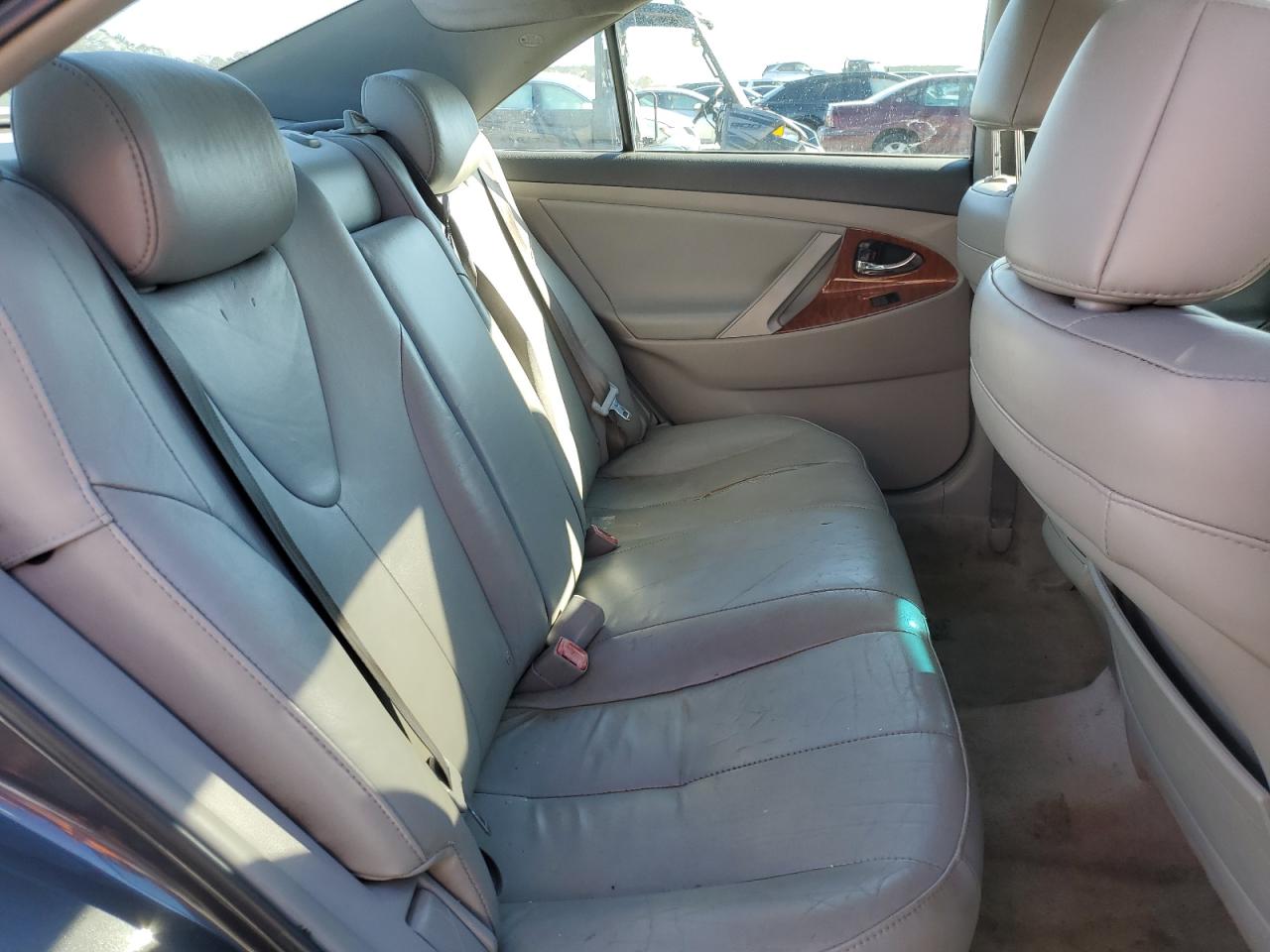 2009 Toyota Camry - Image 10