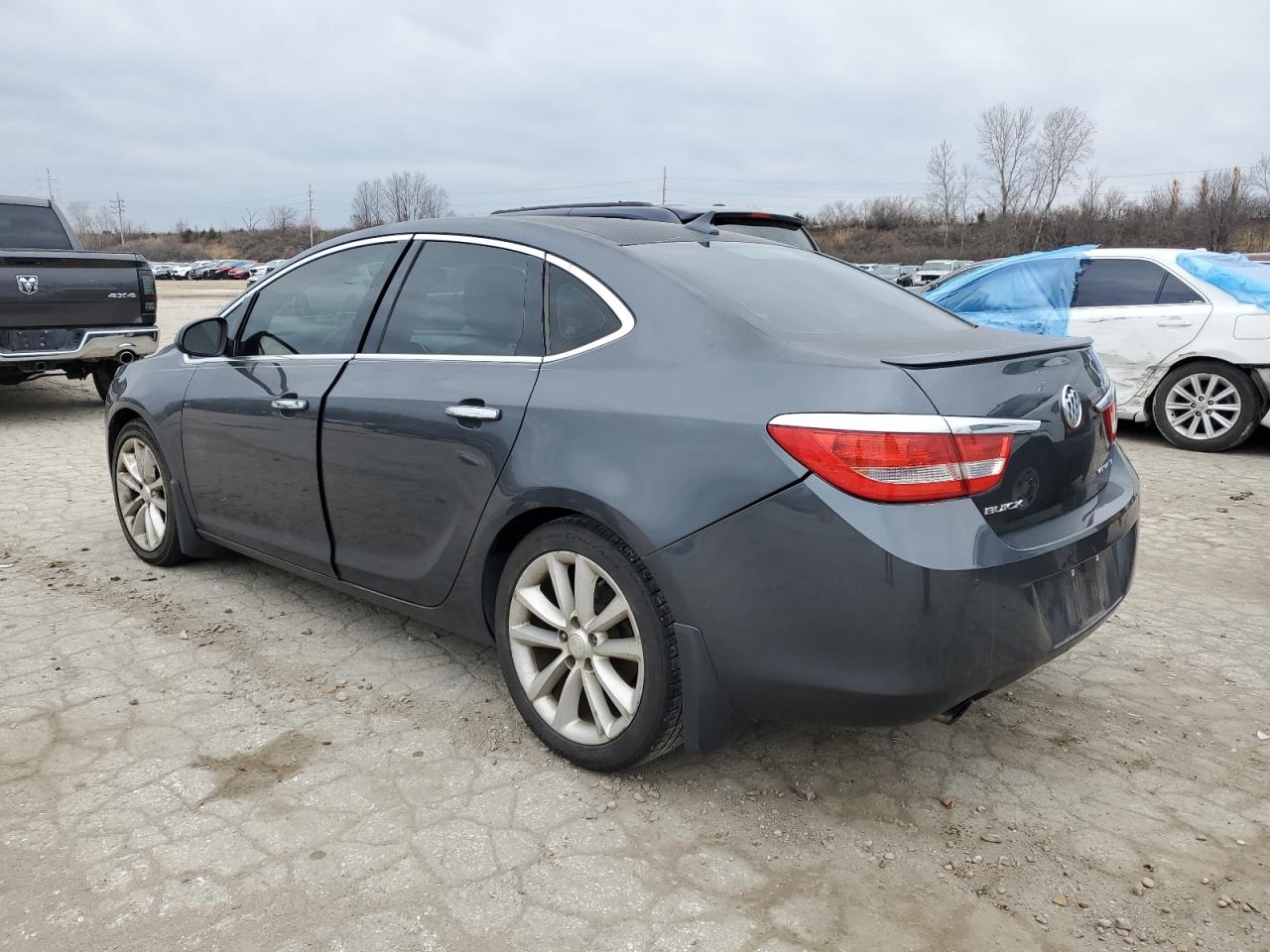 VIN 1G4PS5SK0D4164105 2013 BUICK VERANO no.2