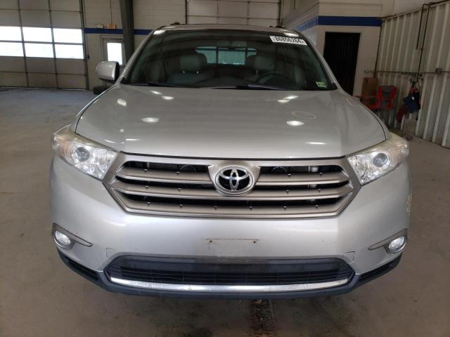  TOYOTA HIGHLANDER 2013 Серебристый