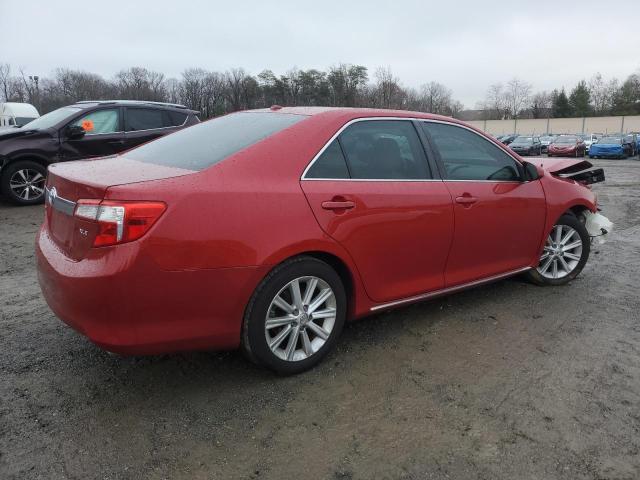  TOYOTA CAMRY 2014 Czerwony