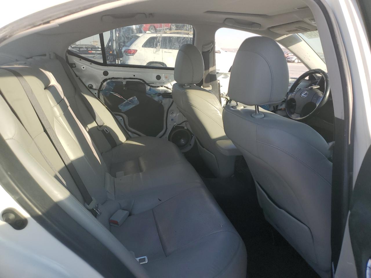 2006 Lexus IS - Image 10