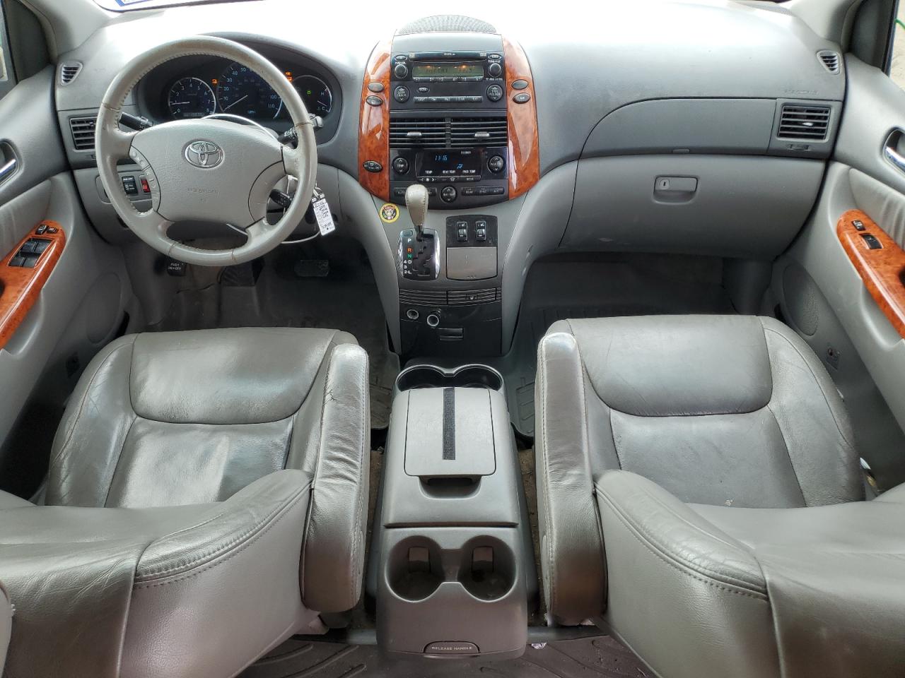2009 Toyota Sienna - Image 8