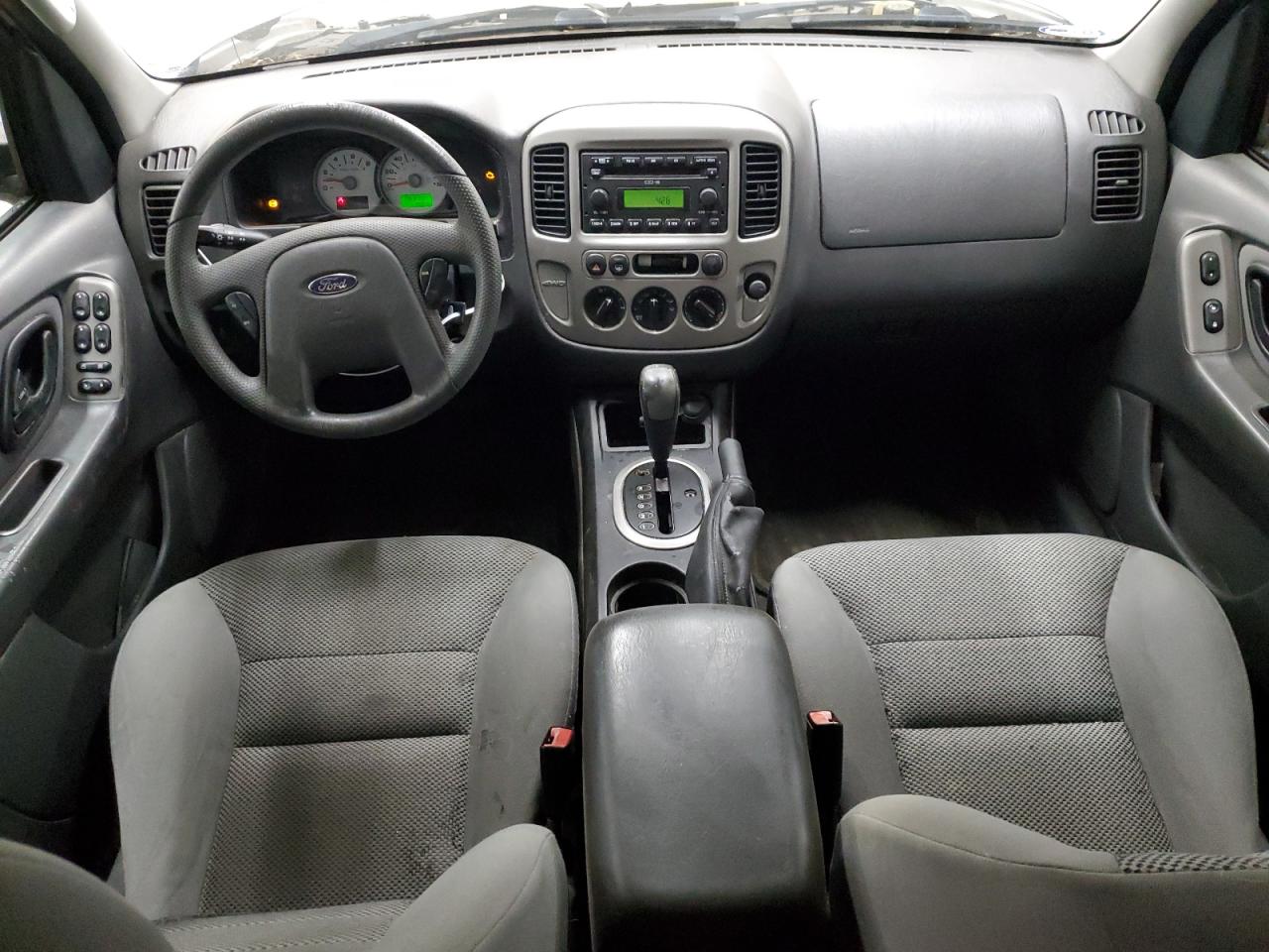 2005 Ford Escape - Image 8